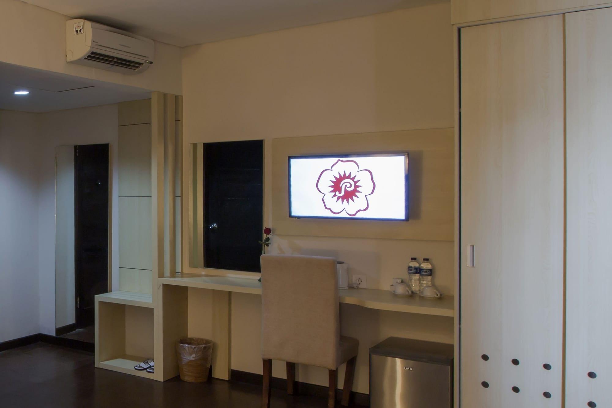 Hotel Grand Puri Saron Yogyakarta Exterior foto