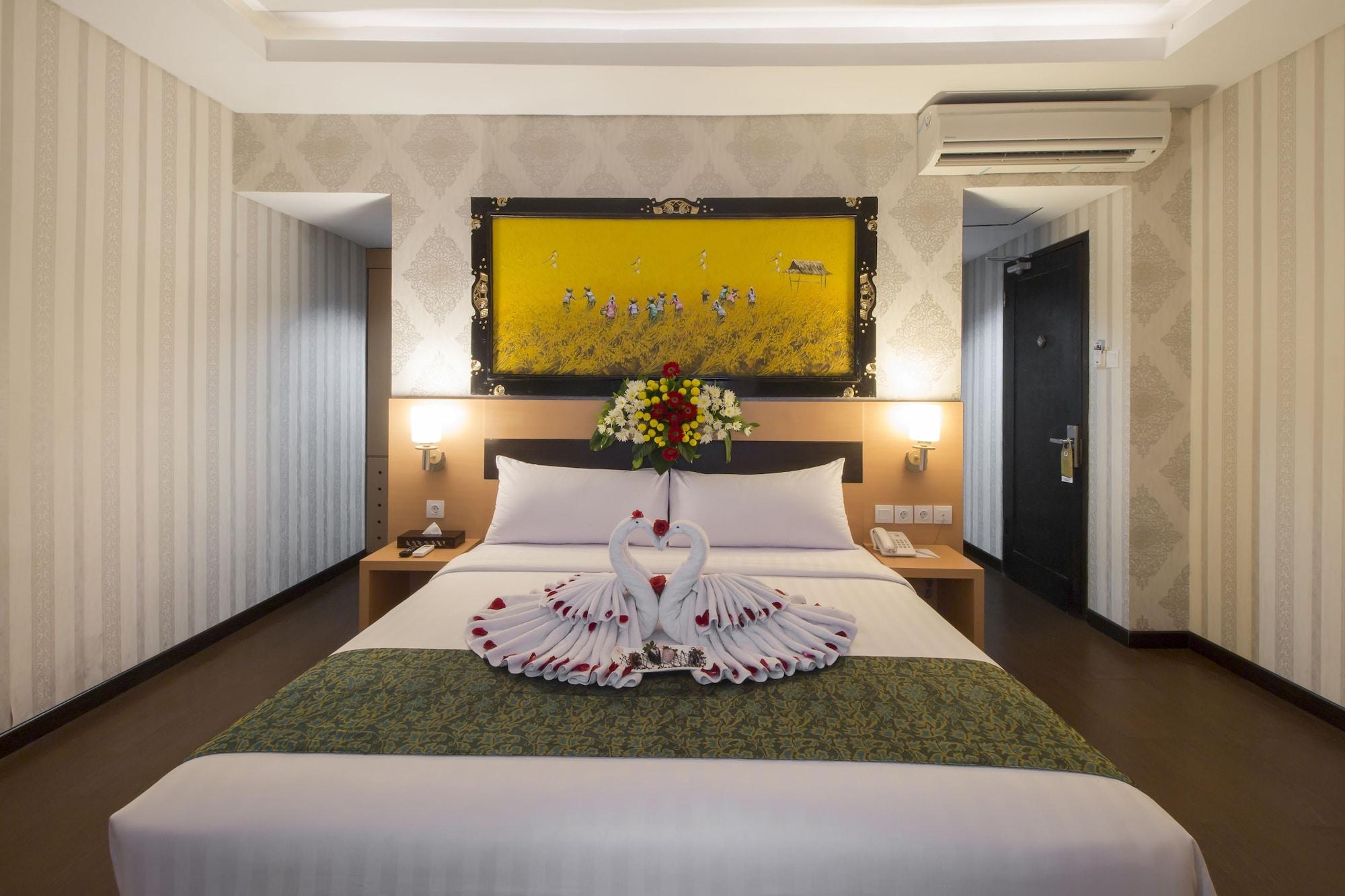 Hotel Grand Puri Saron Yogyakarta Exterior foto