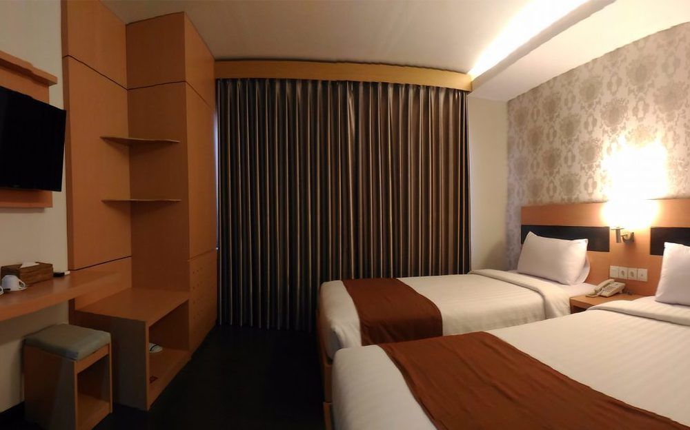 Hotel Grand Puri Saron Yogyakarta Exterior foto